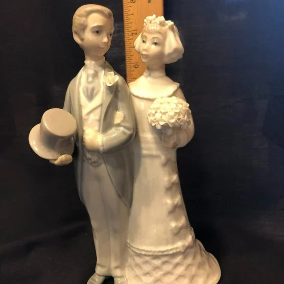 Lladro #4808 - Wedding Porcelain Bride and Groom figurine